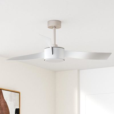 Éclairage de ventilateur de plafond argenté de 52 pouces avec télécommande